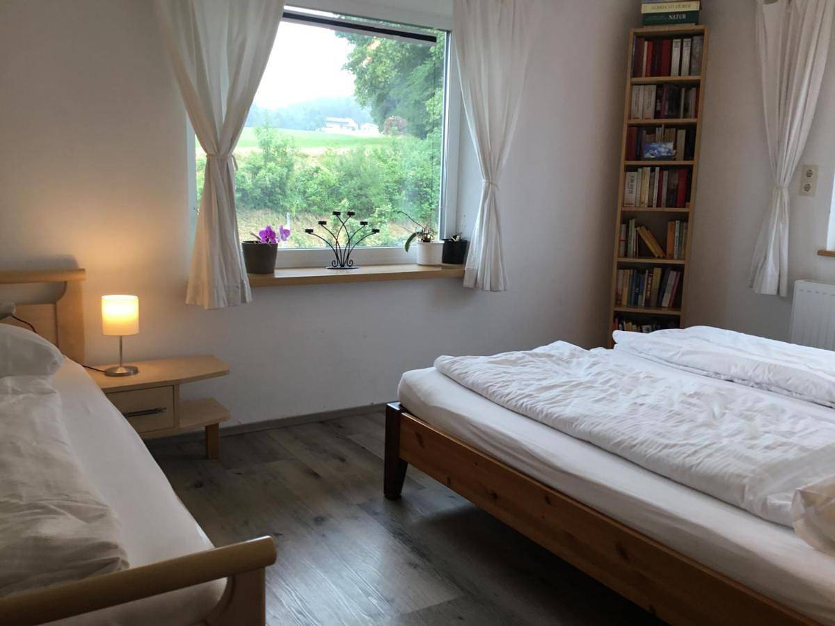 Ganze Ferienwohnung, Family Room with Private External Bathroom in Gemeinde Mattsee, Bezirk Salzburg-Umgebung