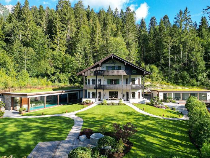 Ferienhaus für 16 Personen, mit Pool und Ausblick sowie Garten und Sauna