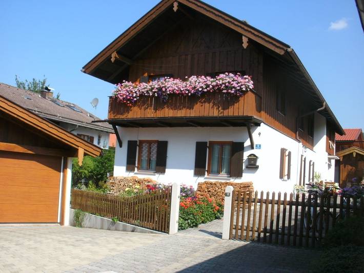 Ferienwohnung für 4 Personen, mit Terrasse und Garten in den Ammergauer Alpen