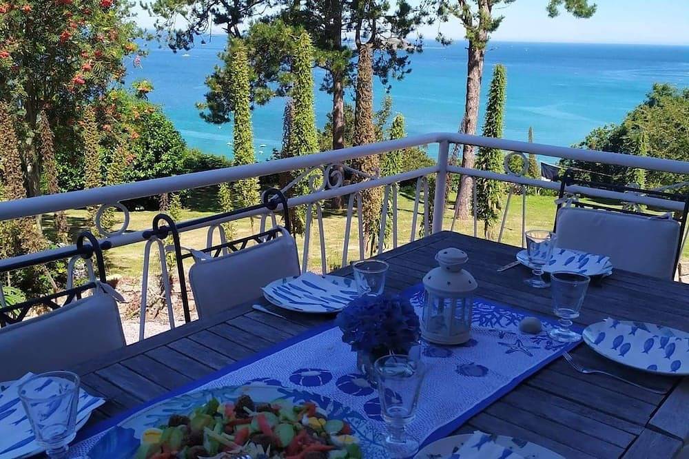 L'Envie Du Large: charming rental sea view, pink granite coast in Louannec, Pink Granite Coast