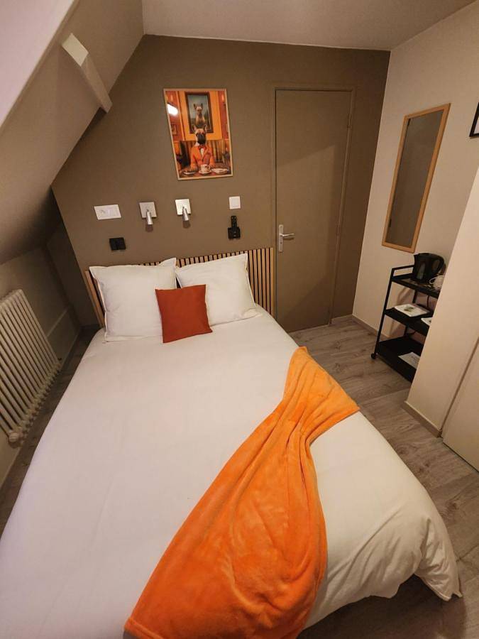 Le Croc'N Bar chambre orange in Saint-Nicolas-d'Aliermont, Région de Dieppe