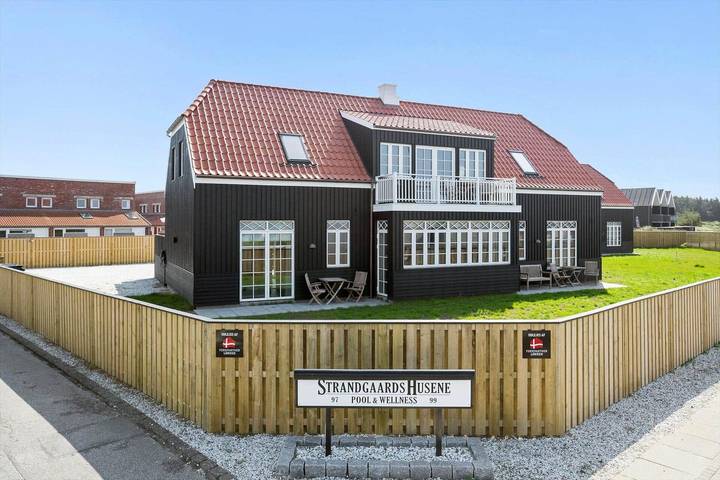 Ferienhaus für 12 Personen, mit Pool und Sauna sowie Whirlpool und Terrasse