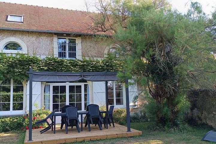 Location de vacances pour 7 personnes, avec terrasse et jardin à Vouneuil-sur-Vienne