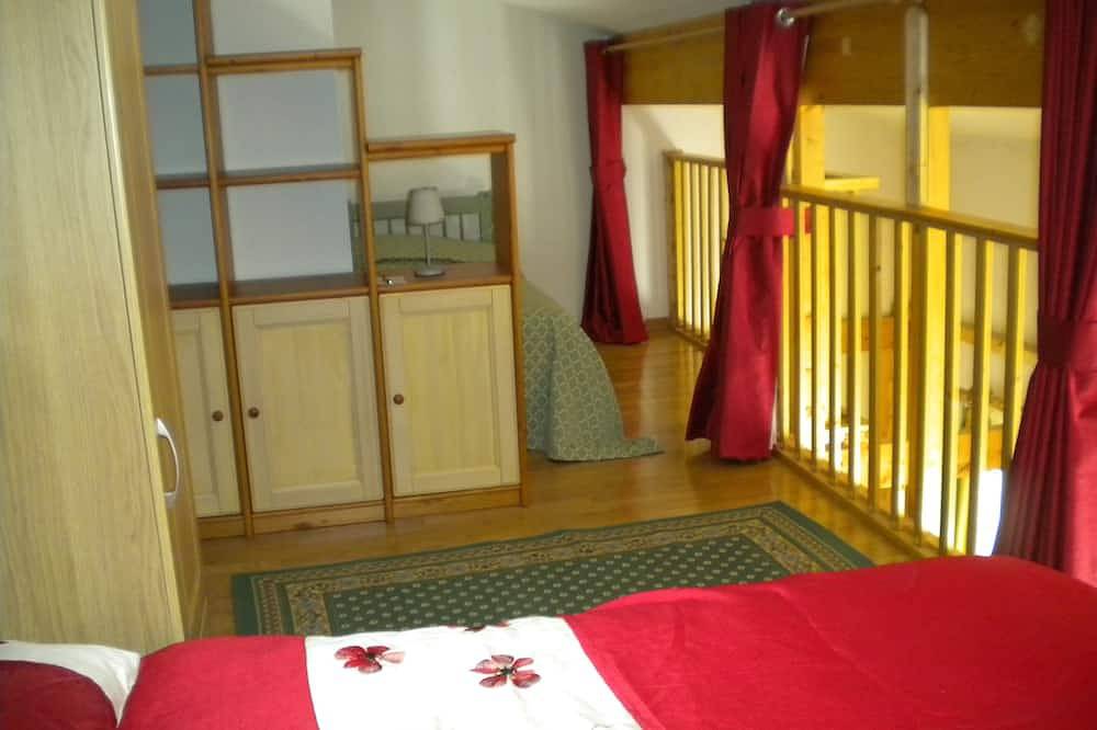 Entire apartment, Friendly family apartment in ski resort in Valfréjus, Modane