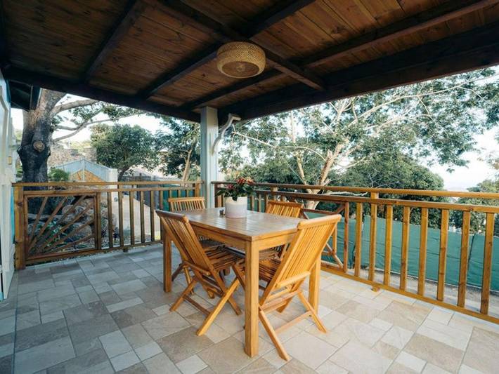 Gîte pour 2 personnes, avec terrasse et piscine aux Avirons - 4