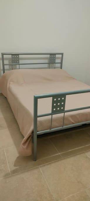 Location de vacances pour 4 personnes, avec vue ainsi que terrasse et jardin à Mons (Gard) - 4