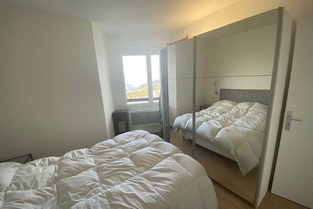 Appartement entier, Arette: Appartement 6 pers, accès pistes, parking, balcon in La Pierre Saint-Martin, Arette