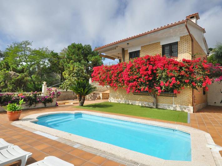 Gîte pour 8 personnes, avec jardin et balcon