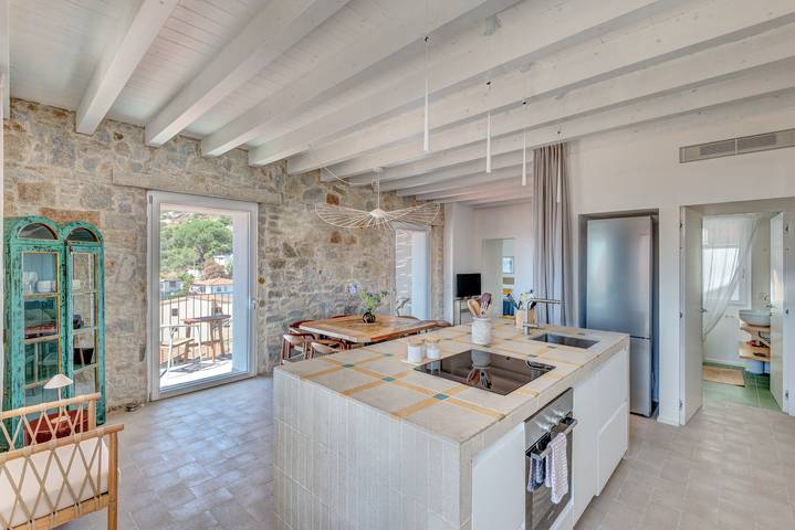 Appartamento intero, Appartamento 'Casa Azzurrina Mare' con vista mare, Wi-Fi e aria condizionata in Spiaggia di Seccheto (Campo nell'Elba), Campo nell'Elba