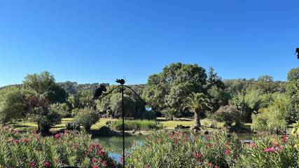 Location de vacances pour 4 personnes, avec jardin et vue sur le lac, animaux acceptés à Trans-en-Provence
