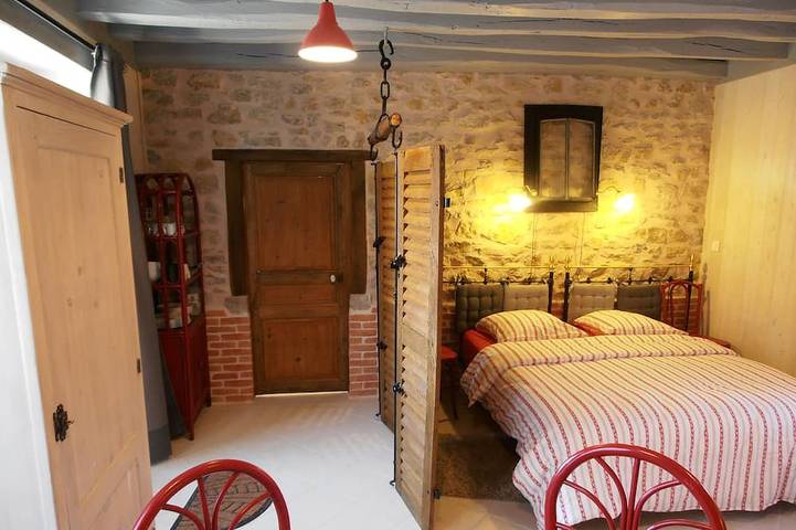 Maison de vacances pour 4 personnes, avec Terrasse ainsi que Jardin et Piscine à Decize
