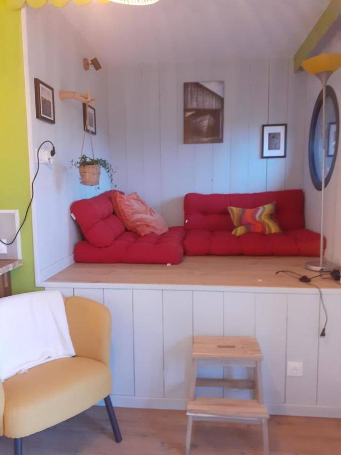 Cottage pour 3 personnes, avec vue ainsi que terrasse et jardin à Le Fossat
