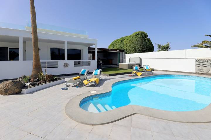 Ferienhaus für 6 Personen, mit Terrasse und Meerblick sowie Garten und Pool in Puerto Calero Marina - 3