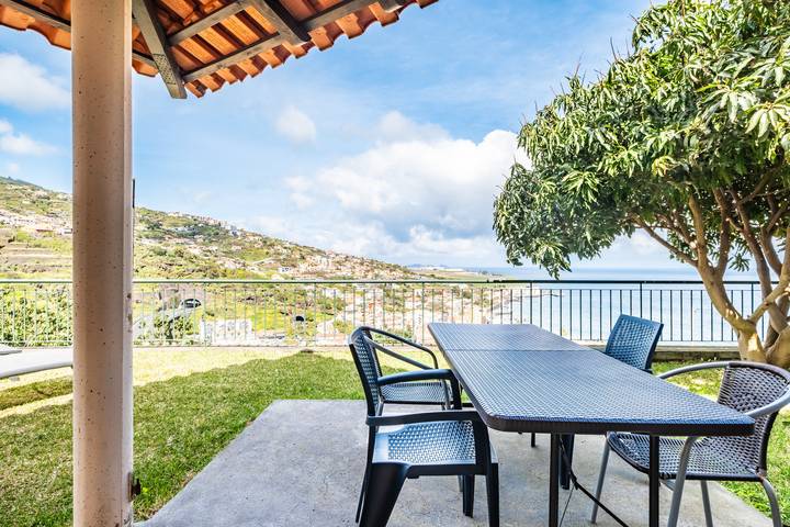 Villa para 6 pessoas, com Varanda e Terraço e ainda Jardim em Santa Cruz