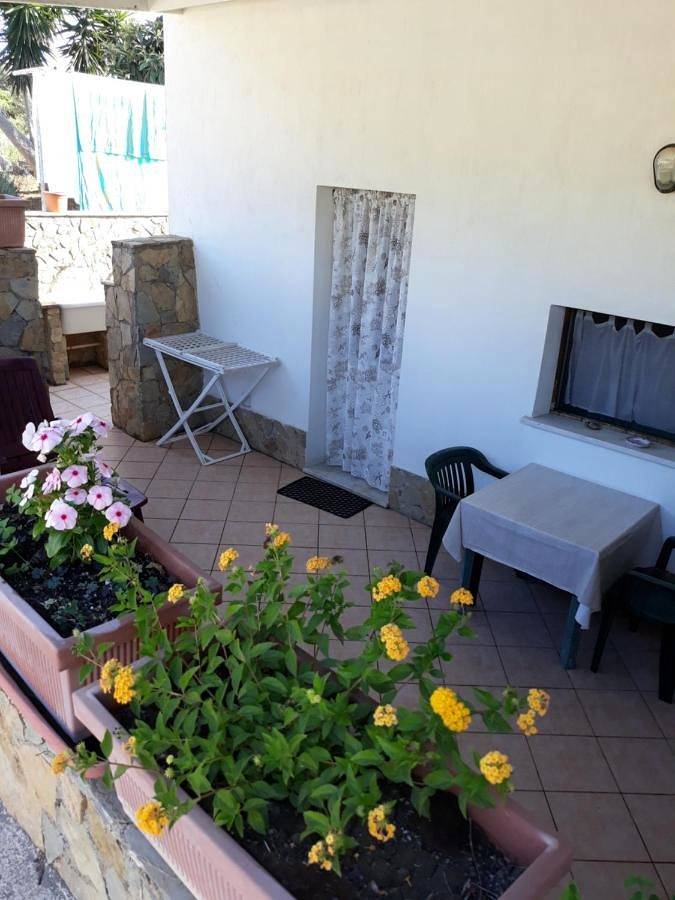 Gîte pour 2 personnes, avec jardin à Ustica - 2