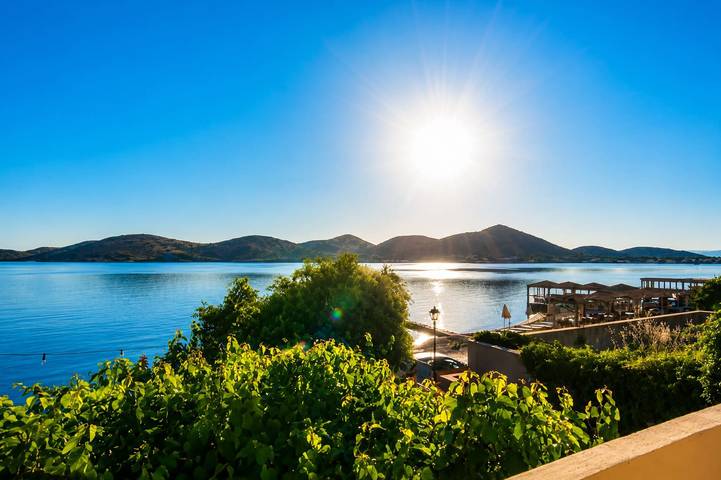 Gîte pour 2 personnes, avec Vue sur l’océan et Jardin dans Elounda - 4