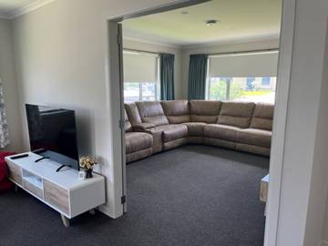 Holiday Home for 10 People in Bay of Plenty, New Zealand, Photo 2