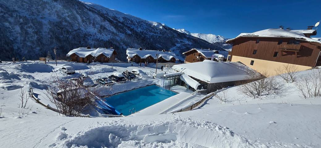 Appartement entier, Appartement "Valmeinier 1800" aux pieds des pistes et piscine chauffée in Valmeinier, Région de Saint-Jean-de-Maurienne