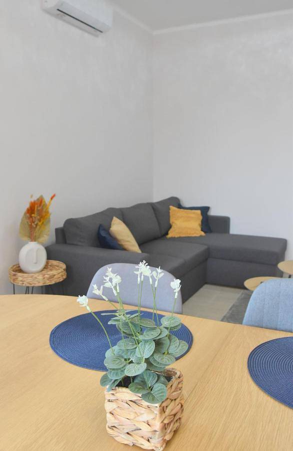 Ferienwohnung für 8 Personen, mit Seeblick und Garten sowie Terrasse und Ausblick in Balatonalmadi - 4