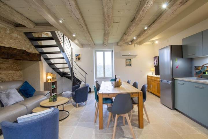 Location de vacances pour 8 personnes, avec terrasse ainsi que piscine et jardin à Bars - 3