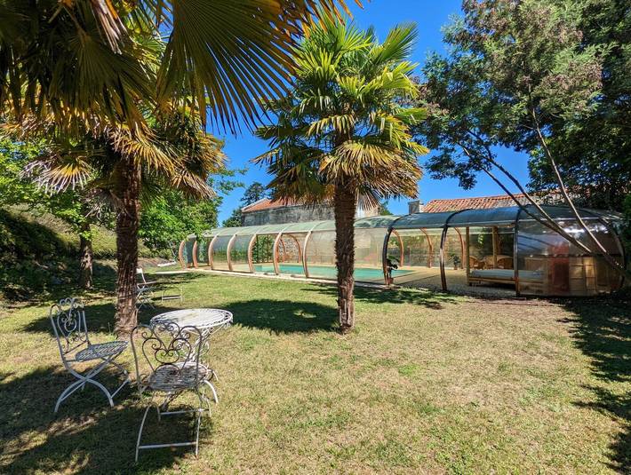 Gîte pour 5 personnes, avec jardin et piscine à Chadurie - 2
