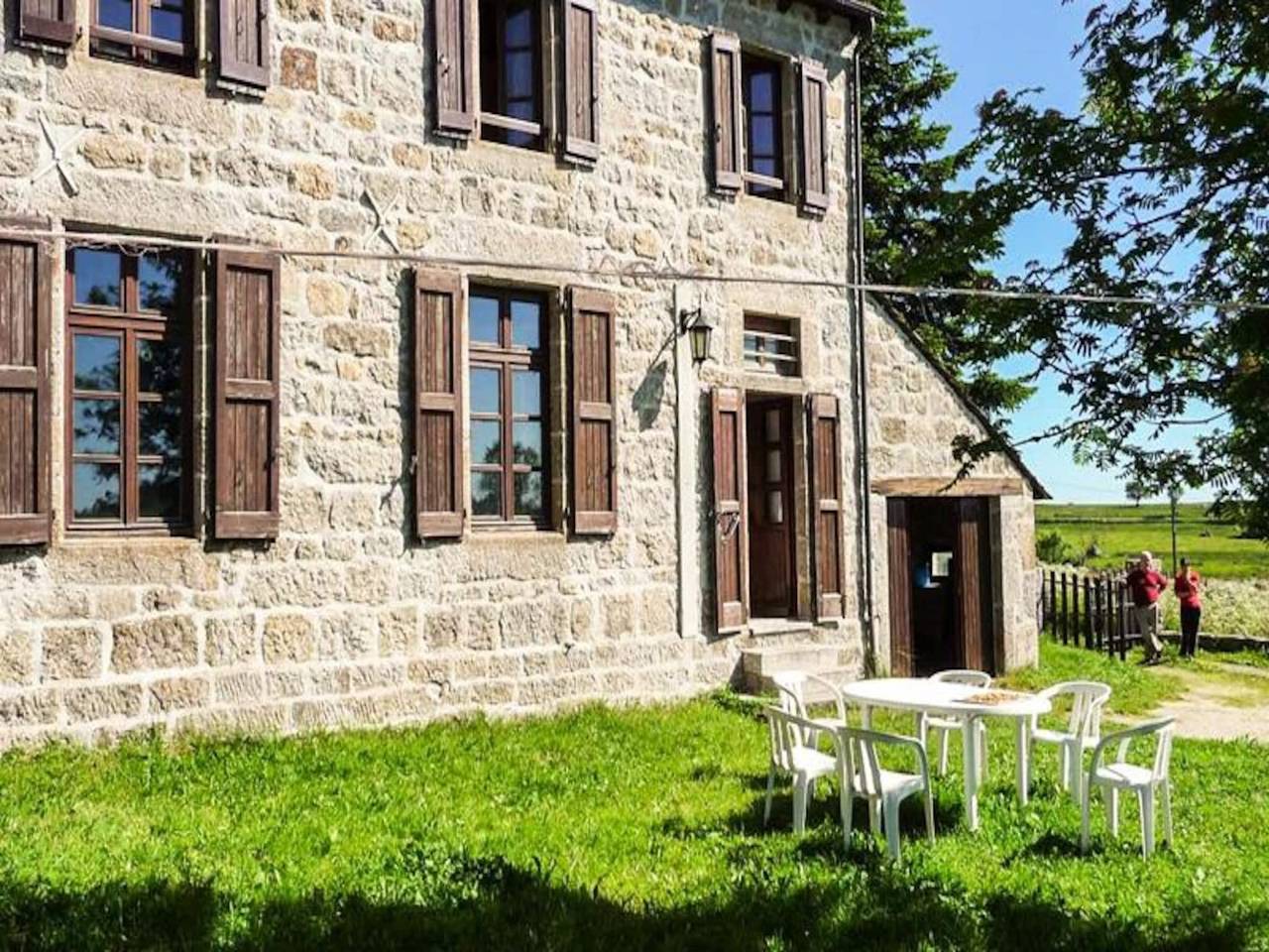 Ganze Wohnung, Gîte de France in Sinières in Saint-Laurent-de-Muret, Mende und Umgebung