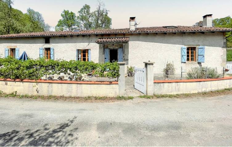 Location de vacances pour 9 personnes à Bagnac-sur-Célé