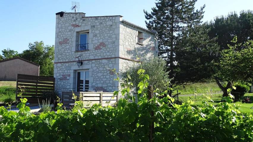 Location de vacances pour 2 personnes, avec terrasse et vue à Moncaut