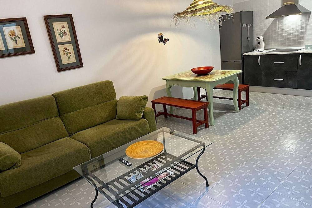Appartamento intero, Mula 7 - Centrally Located Ground-Floor Apartment with Private Entrance in Talavera de la Reina, Provincia di Toledo