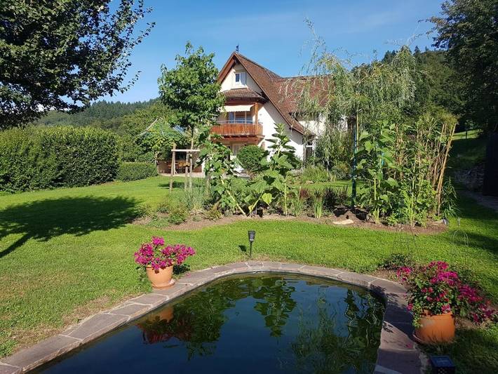 Ferienwohnung für 7 Personen, mit Terrasse und Garten sowie Pool und Sauna in Ballrechten-Dottingen