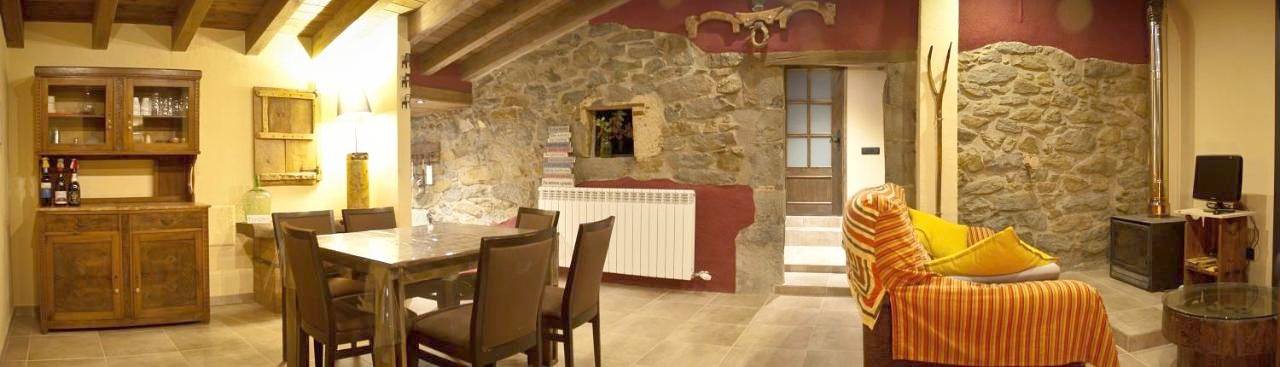 Casa rural con piscina para 9 personas, con balcón además de piscina y vistas en Osona - 4