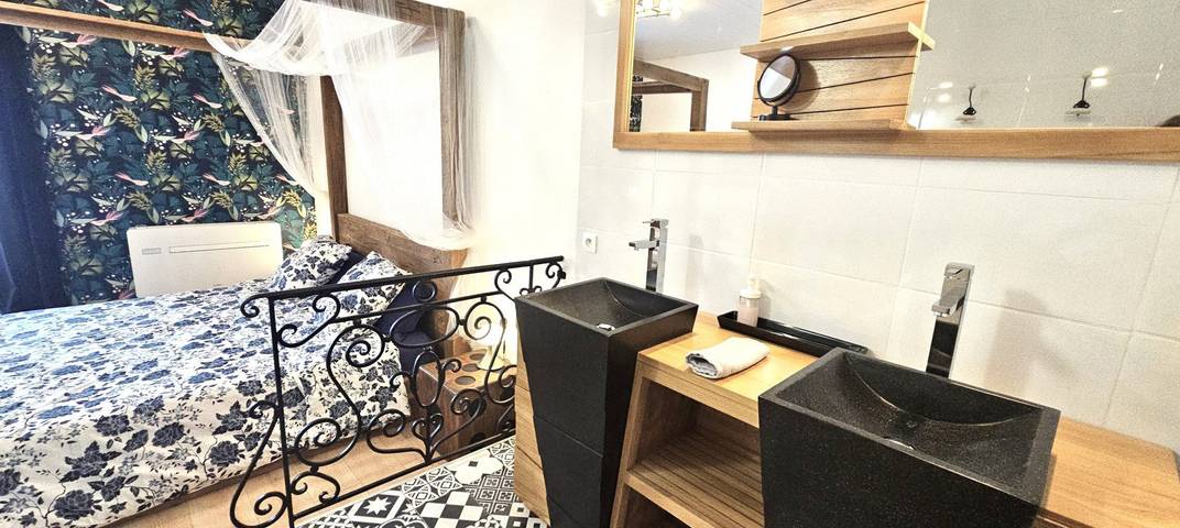 Chambre d’hôte pour 2 personnes, avec balcon et jacuzzi dans le Gard - 4