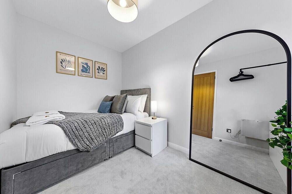 2Br • New Listing Discount • Free Parking in Crawley, Sussex de l'Ouest