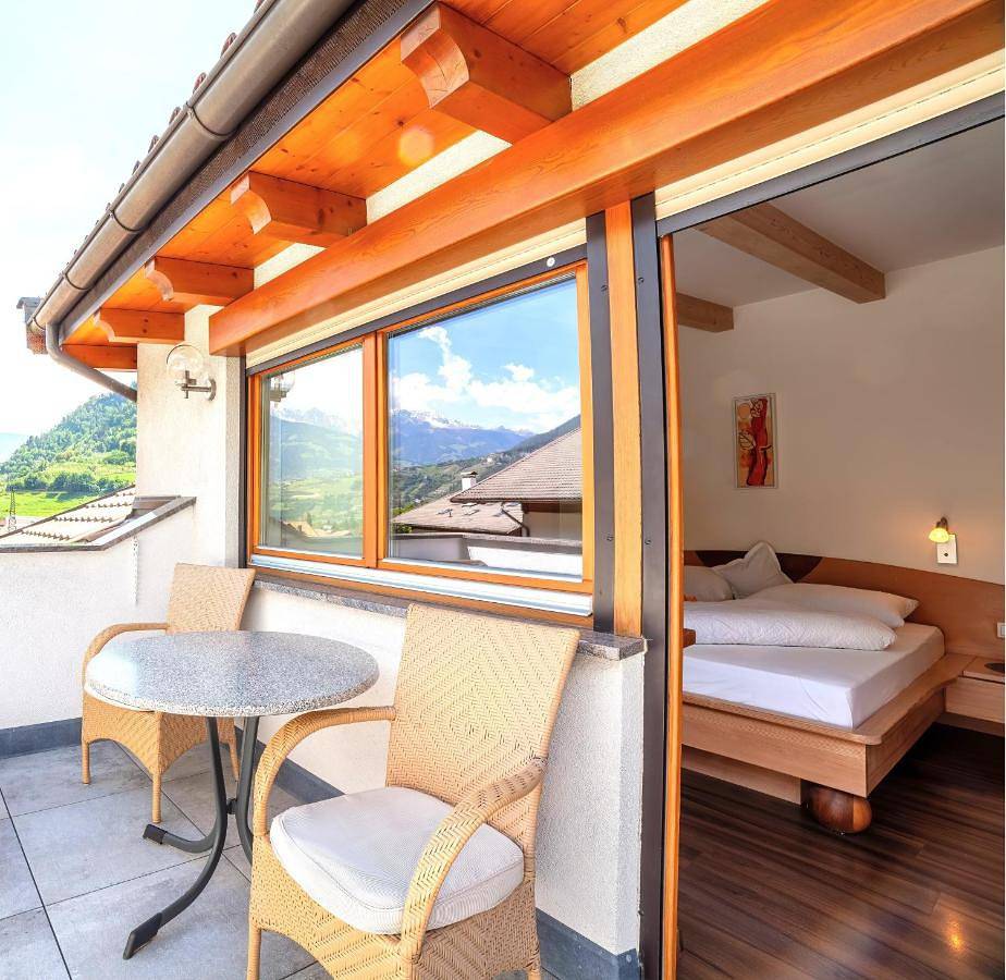 Geheel appartement, Two-Bedroom Apartment with Terrace in Algund, Ortler Alps