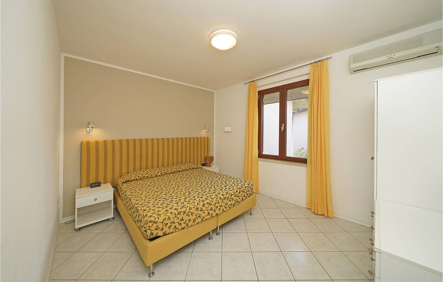Appartamento intero, Appartamento panoramico sul lago con WiFi e piscina in Manerba del Garda, Prealpi Gardesane