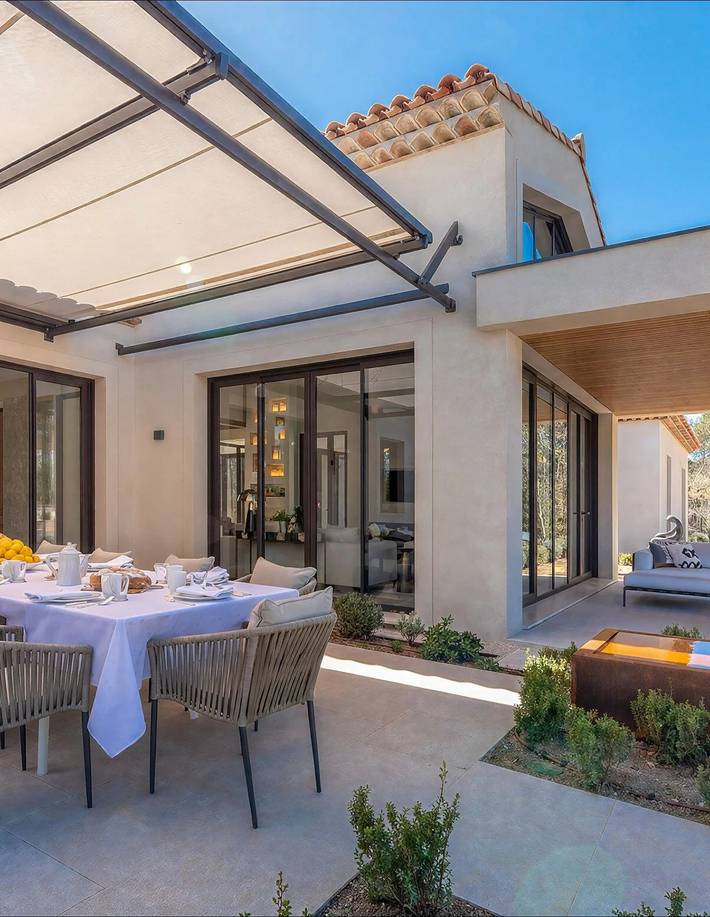 Location de vacances pour 8 personnes, avec Piscine à Tourrettes - 2