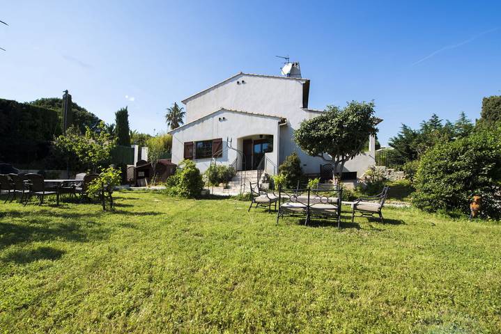 Villa pour 12 personnes, avec jardin et terrasse à Antibes