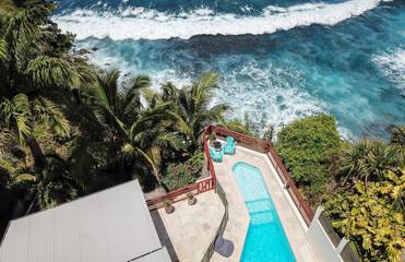 Gîte pour 8 personnes, avec vue ainsi que piscine et jardin à Manapy les Bains