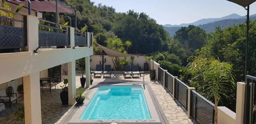 Holiday home for 4 people, with view and pool as well as garden - 1