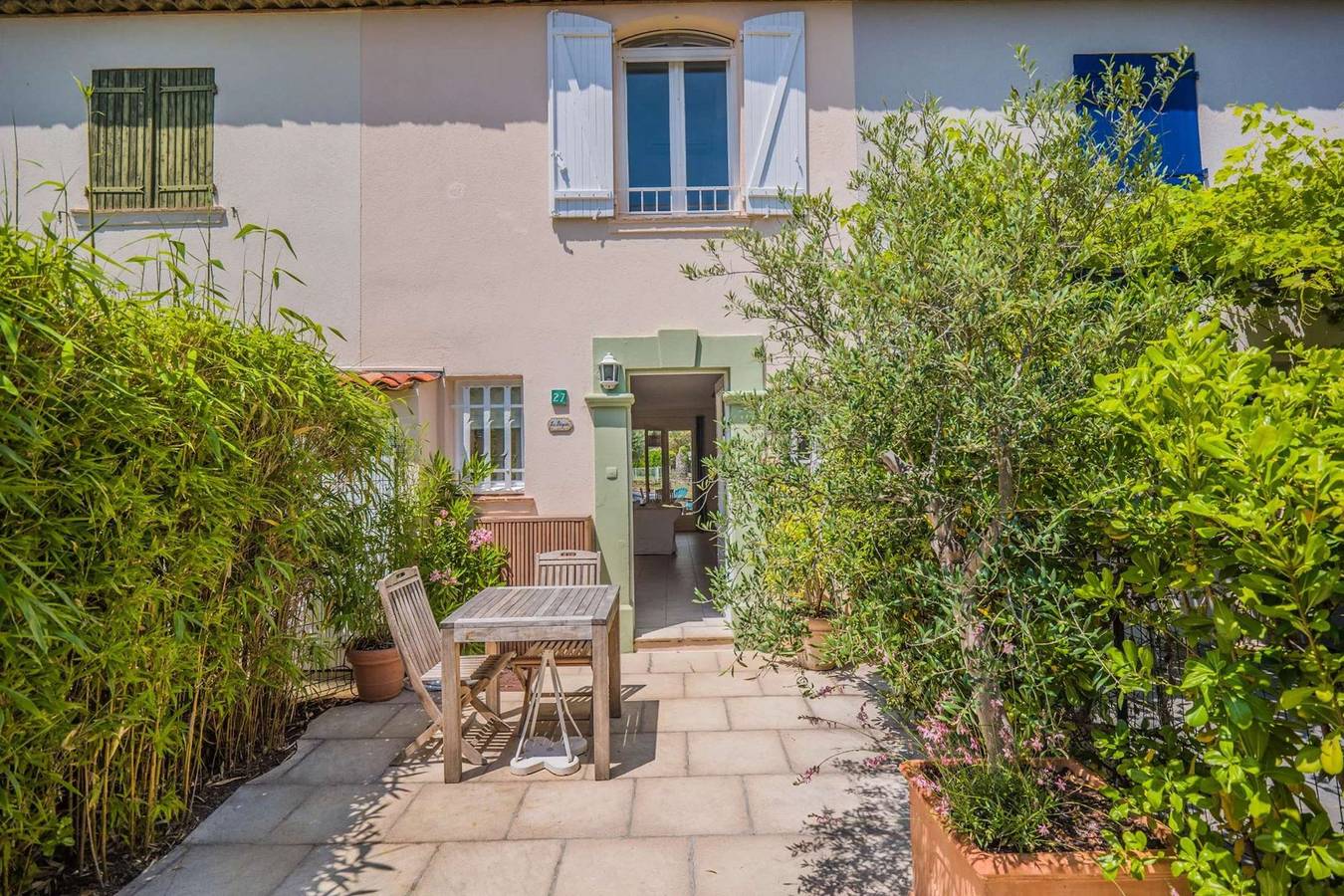 Apartamento vacacional entero, Port Cogolin – Fisherman's house with boat mooring. in Cogolin, Costa mediterránea (Francia)