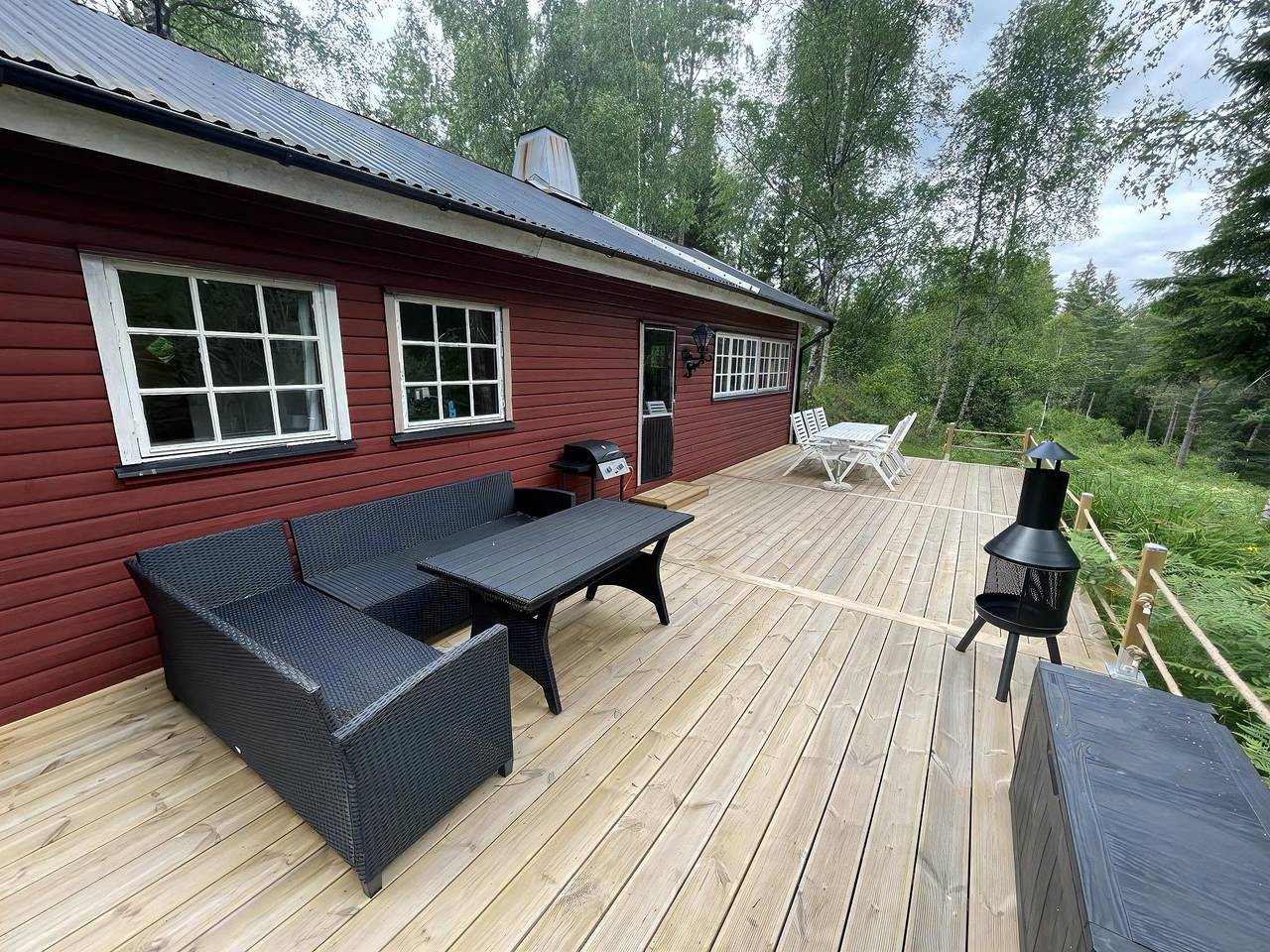 Hus för 6 Personer, med sjöutsikt samt trädgård och terass, med husdjur