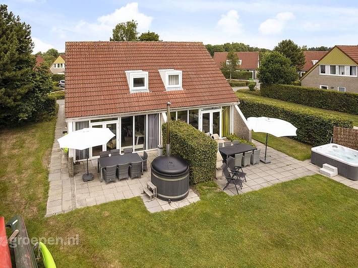 Vakantiehuis voor 16 personen, with sauna and balkon/terras as well as terras in Vlagtwedde