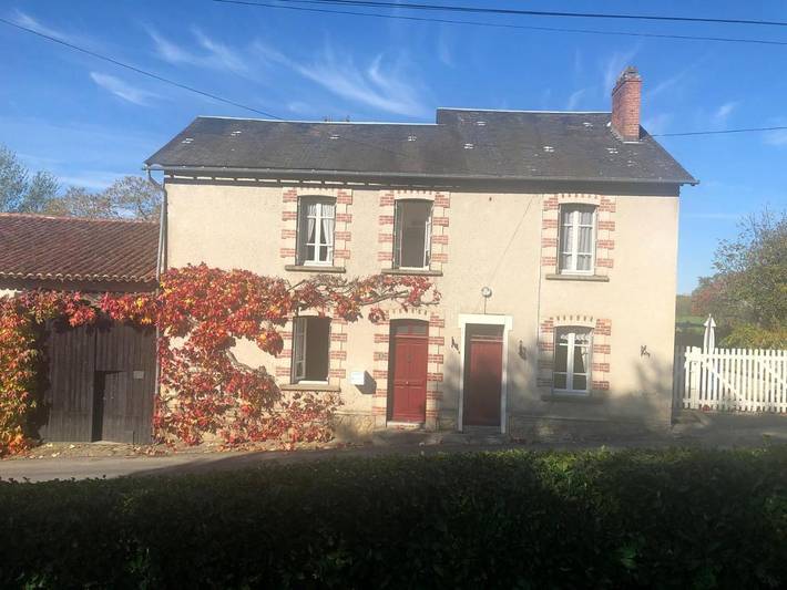 Chambre d’hôte pour 2 personnes, avec terrasse et vue, animaux acceptés à Saint-Sornin-la-Marche
