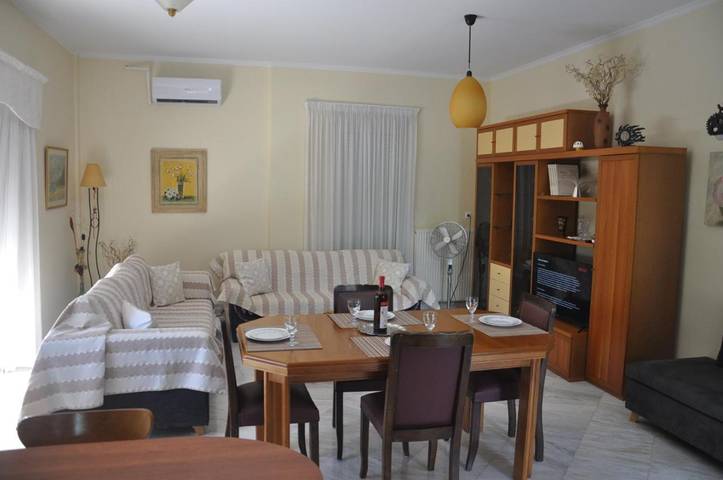 Ferienwohnung für 6 Personen, mit Terrasse und Garten in Asini