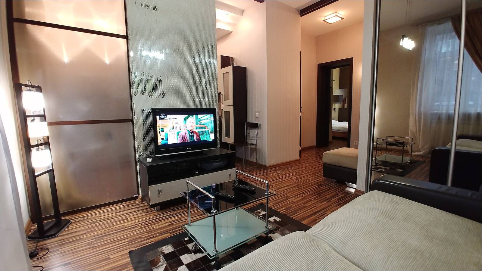 Entire apartment, One bedroom, Lux, 17 Baseina str, Near Gulliver in Kyiv, Ukraine