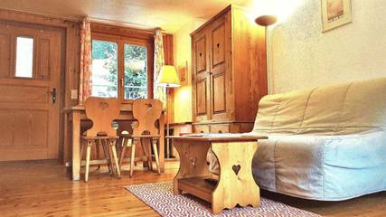 Maison de campagne pour 3 personnes, avec terrasse et vue, animaux acceptés à Leytron