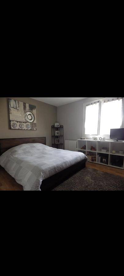 Location de vacances pour 6 personnes, avec piscine et terrasse à La Milesse - 4