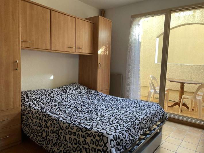 Gîte pour 4 personnes, avec Terrasse dans Plage Peyrefitte - 2