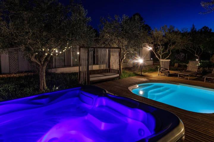 Chambre d’hôte pour 2 personnes, avec sauna et jacuzzi ainsi que jardin et piscine à Cotignac - 2