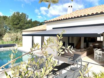 Gîte pour 10 personnes, avec jardin et piscine à Garrigues-Sainte-Eulalie